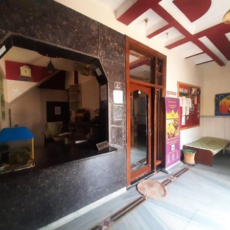 Friends Guest House & Hostel Agra  Ngoại thất bức ảnh