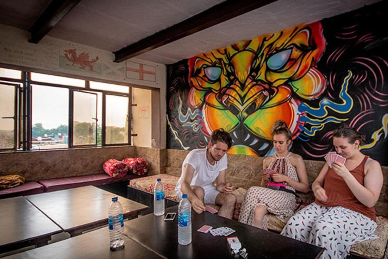 Friends Guest House & Hostel Agra  Ngoại thất bức ảnh