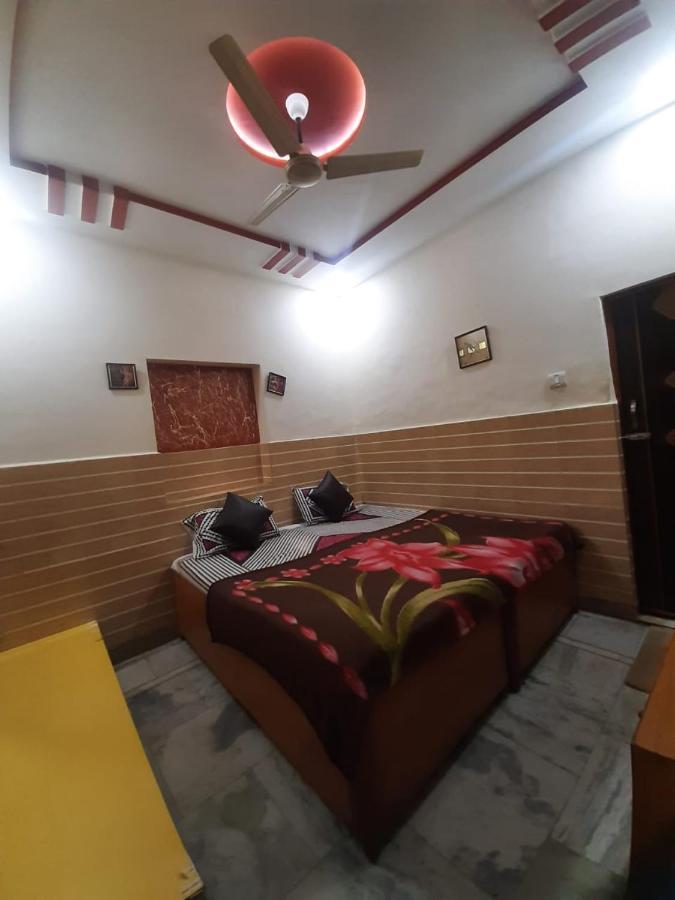 Friends Guest House & Hostel Agra  Ngoại thất bức ảnh