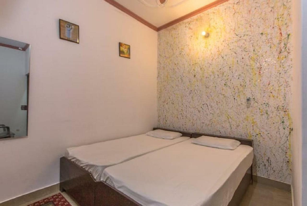 Friends Guest House & Hostel Agra  Ngoại thất bức ảnh