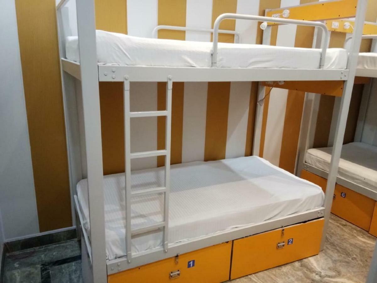 Friends Guest House & Hostel Agra  Ngoại thất bức ảnh